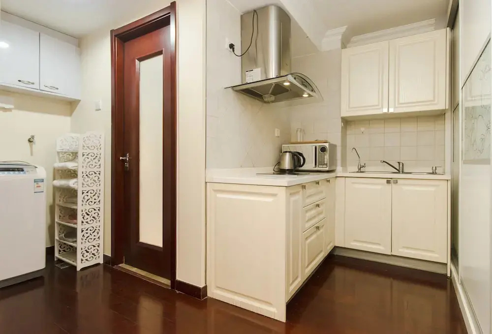 LayMayRest Service Apartment