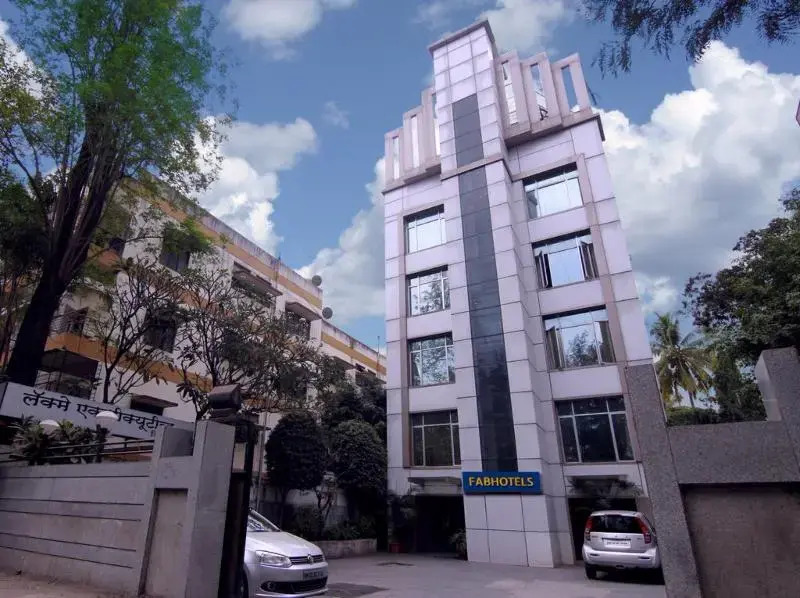 Rapid Lakme Executive Hotel