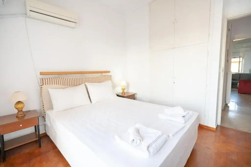 Dimotiko Theatro metro st. 1 bedroom 4 pers. flat