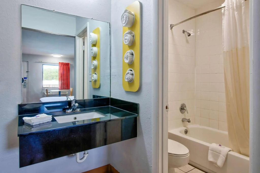 Motel 6-Gainesville, GA