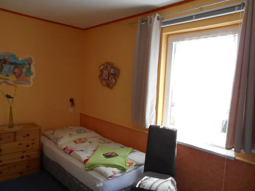 Spacious Bungalow in Kühlungsborn near Sea Beach