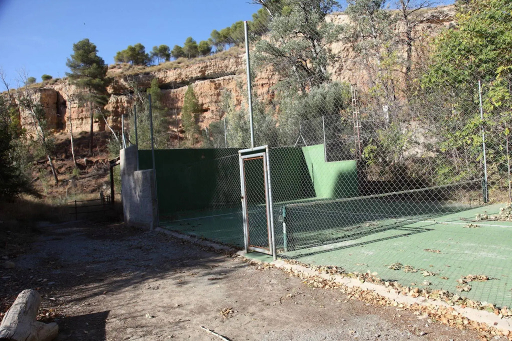 Casas Cueva y Cortijo La Tala en Guadix