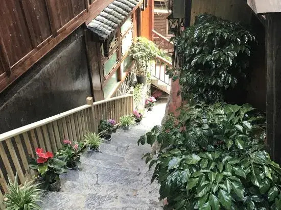 Xijiang Qianhu Miao Village Mountain Stream Small Building Chinese Inn (No. 1 Fengyu Bridge)