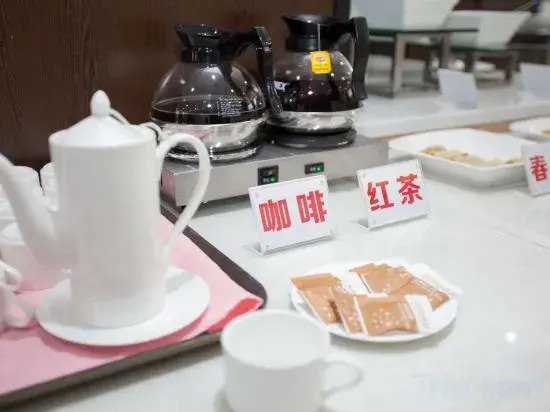 Lavande Hotel (Yingtan Longhushan Avenue long distance passenger station store)