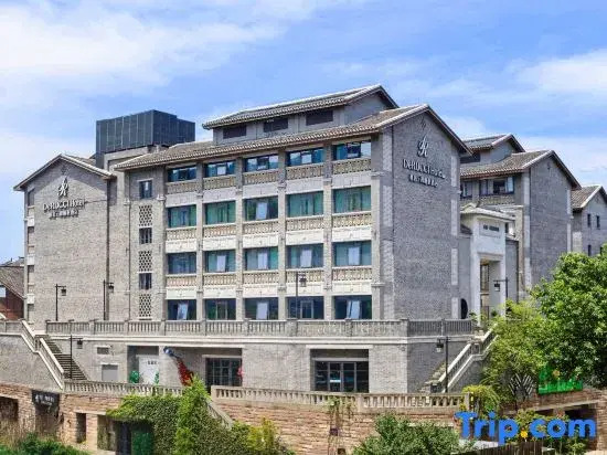 DeRucci Hotel (Chongqing Ciqikou Metro Station Store)