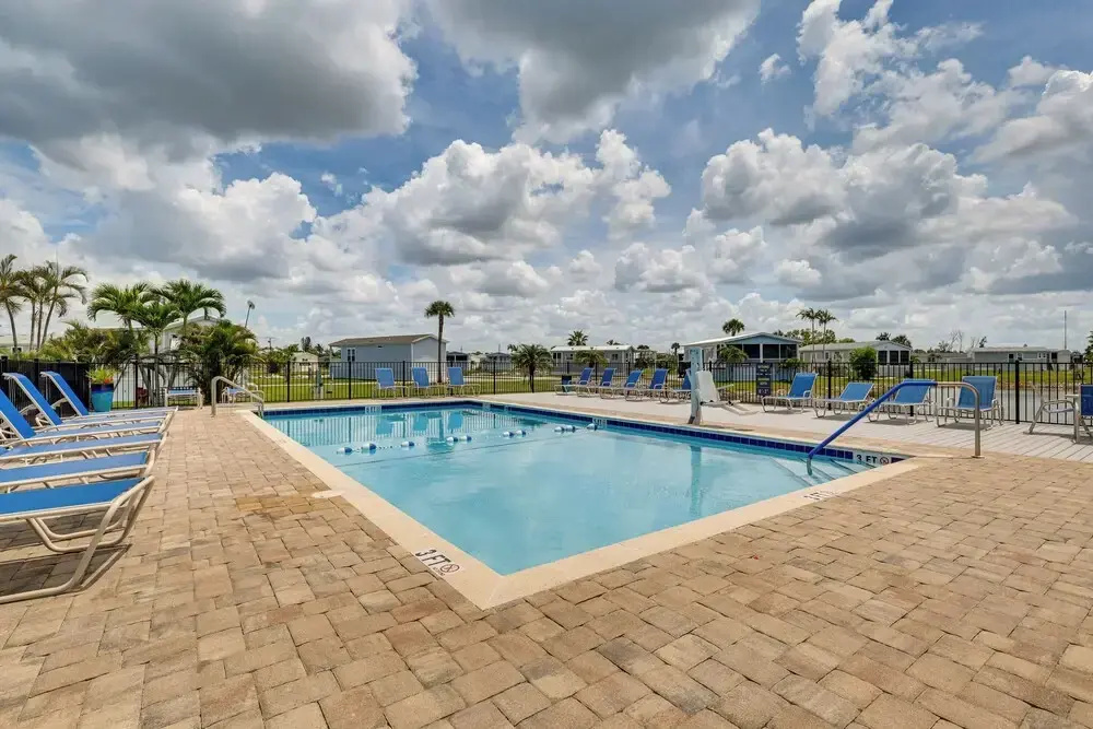 4 Mi to Fort Myers Beach: Home w/ Resort Perks!
