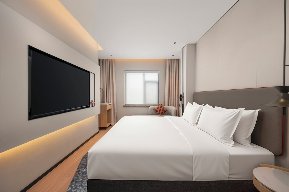 Holiday Inn Express Jinan Quancheng Square by IHG