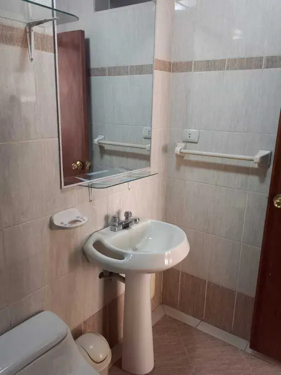 Hostal Aziri Puno
