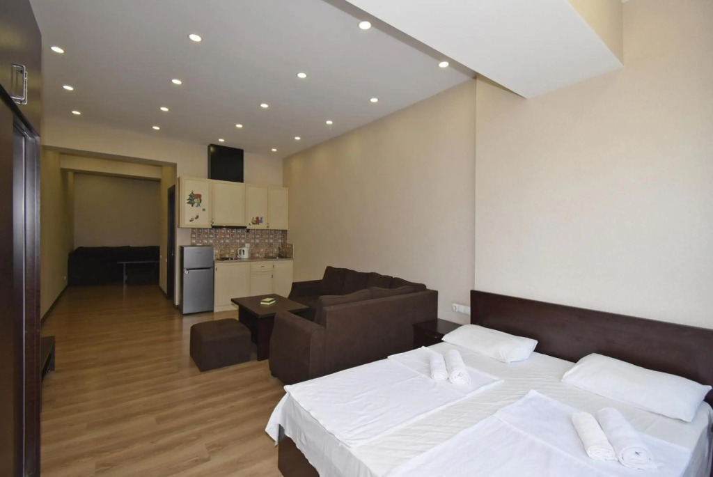 Residence North Avenue Teryan 8. 14 2
