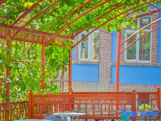 Awulali Manor Homestay