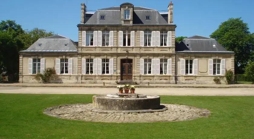 Grand gîte 15 personnes, 9 chambres, 100km de Paris en Exclusivité