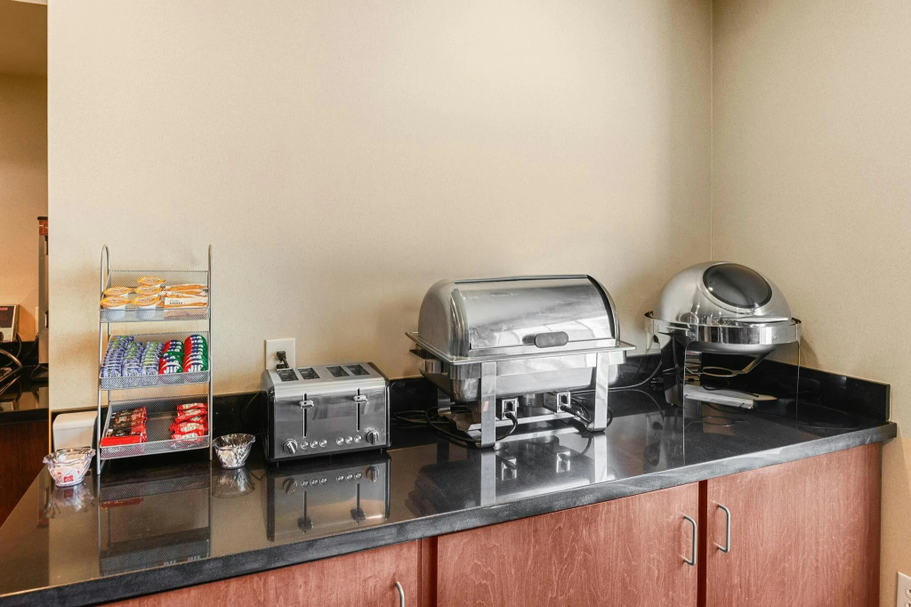 Cobblestone Hotel & Suites - Knoxville