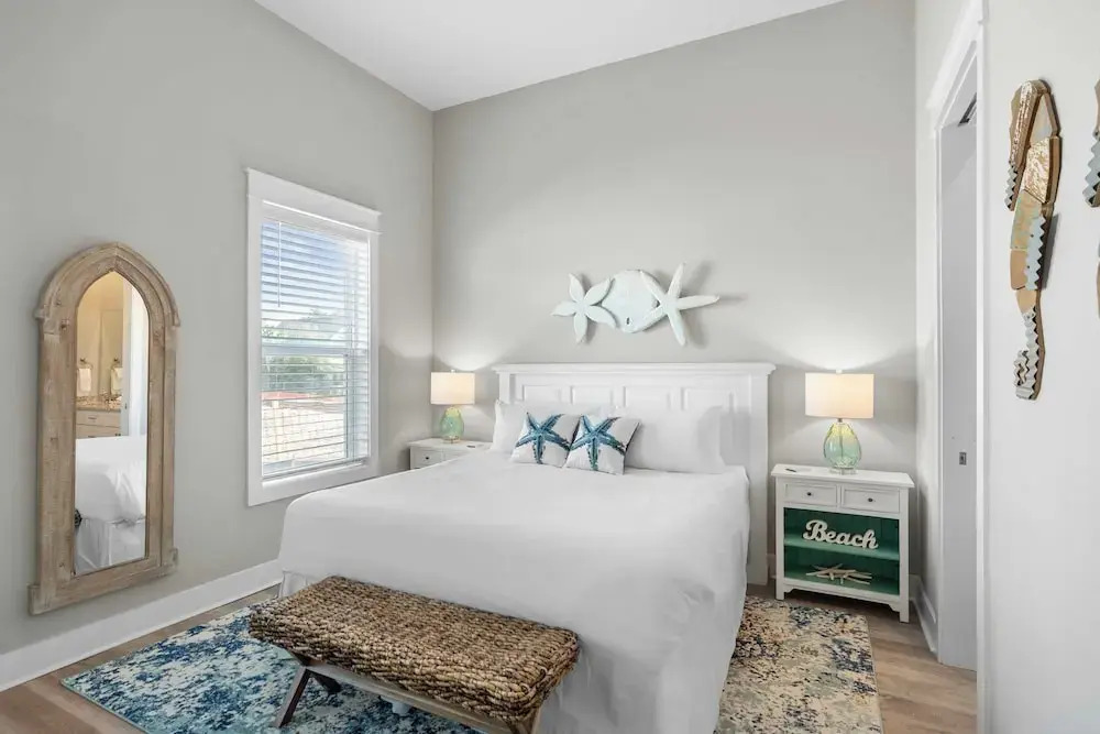 Mins to Beach Access + Pet-friendly + Golf Cart 30A White Sands by Avantstay