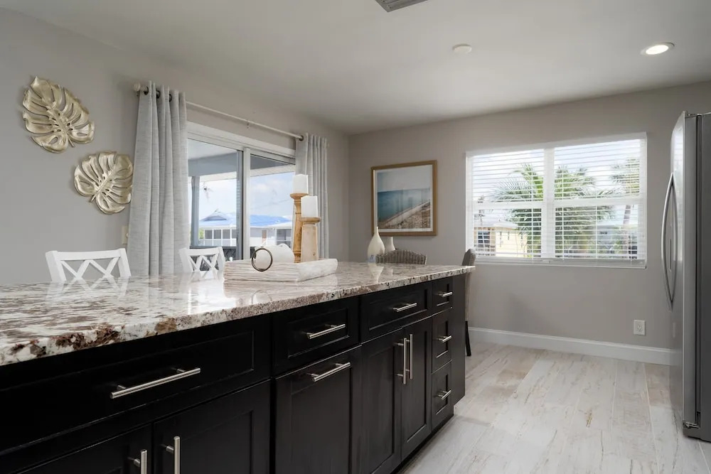 Shells N Sunshine! Getaway Destination Just Minutes from the White Sandy Beaches of Fort Myers! home