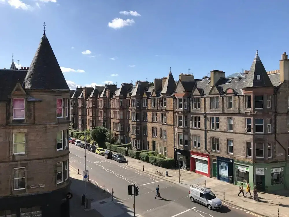 Fabulous 6 Bedroom Edinburgh Apartment