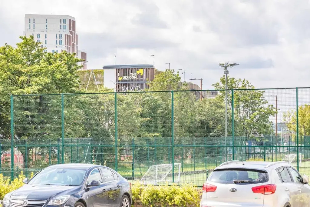 The Bracknell House Modern and Outstanding 3 Bedroom