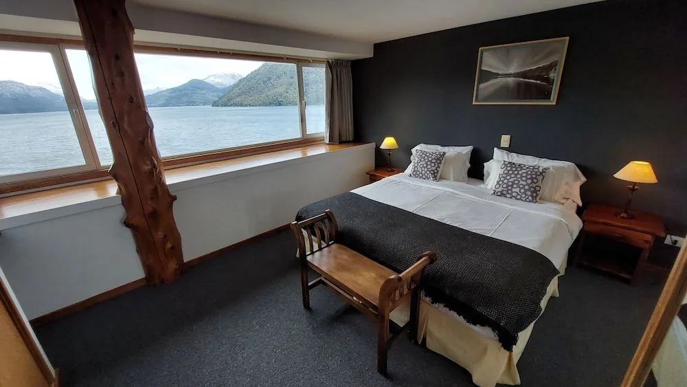 Mascardi Park Lodge & Hotel