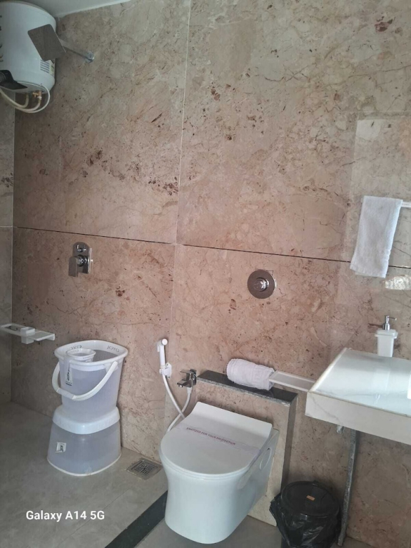KINGSWAY Hotel & Resort