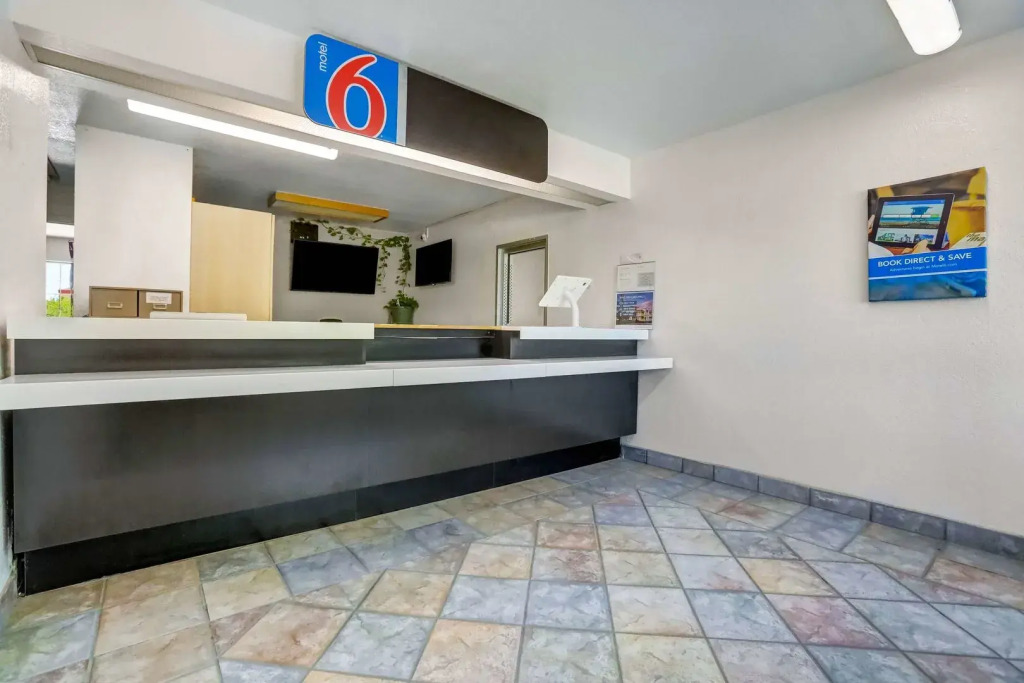 Motel 6-Red Bluff, CA