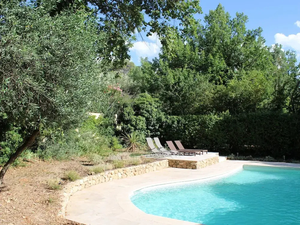 Beautiful House With Large Garden