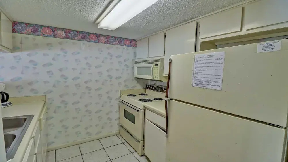 112 - 1 Br Condo