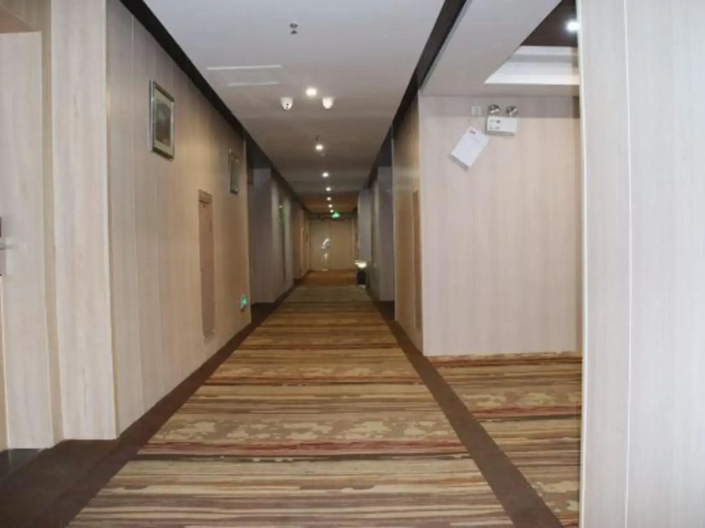 Jichu Chain Hotel Huarong Huarong Avenue