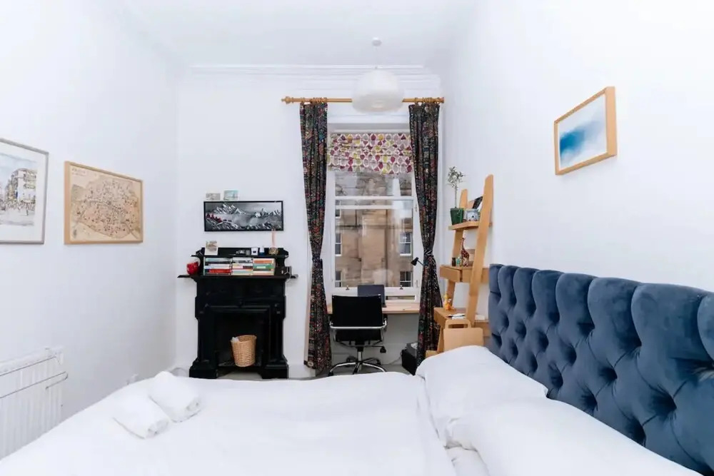 Spacious 3 Bedroom Flat in Edinburgh