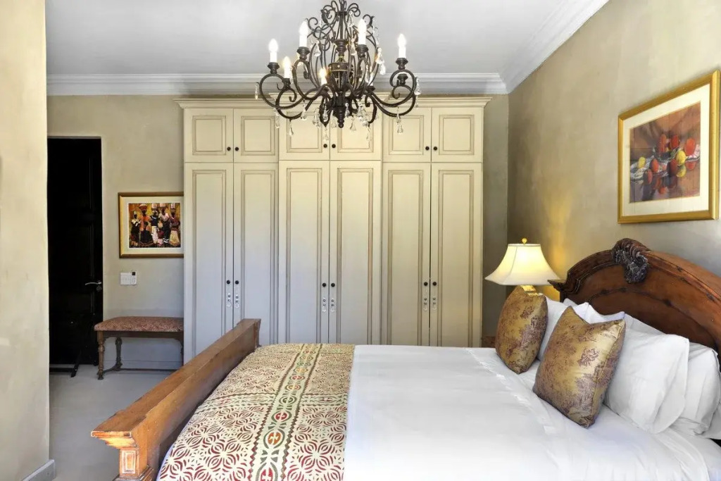 21 Roux Street Guesthouse