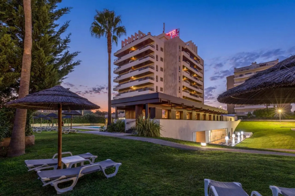 Отель Interpass VAU Hotel & Apartaments
