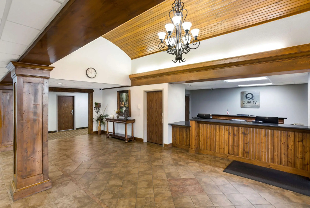 Quality Inn & Suites Monterey I-40