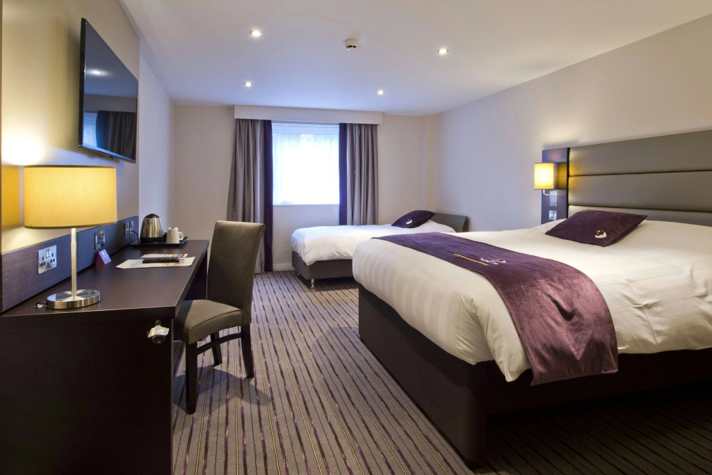 Premier Inn Newbury Town Centre South A339
