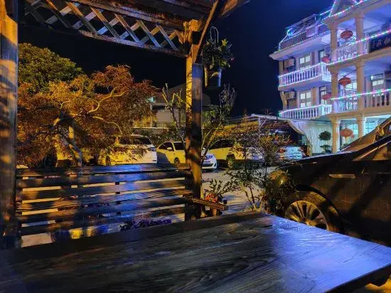 Maizi Farm House