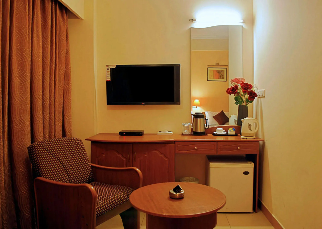 FabHotel The Royal Plaza - Koyambedu