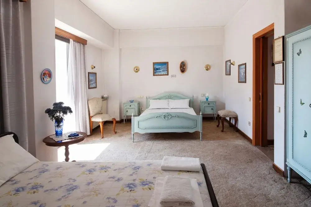 Private comfortable room for 4