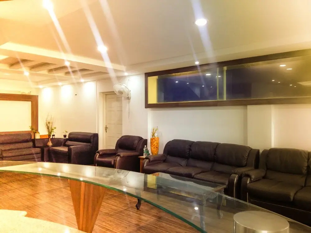 OYO Flagship 22598 Oval Retreat