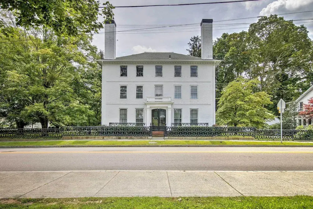 Elegant Norwich House w/ Billiards Room & Ballroom