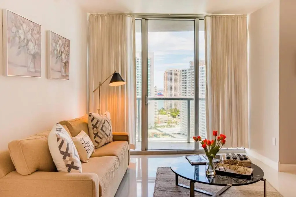 Deluxe 5 Star Condo Iconbrickell@25Th, Free Spa/Gym/Pool