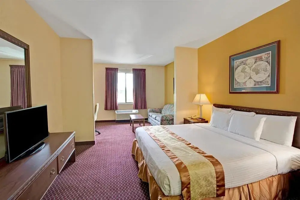Days Inn & Suites Hickory