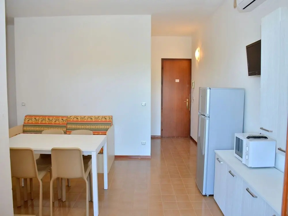 Spacious Flat With Fireplace Terrace
