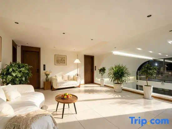 MOUNTAIN•DESIGNE Oxygen-rich Scenic Stay (Moonlight Square, Dukezong Ancient Town)