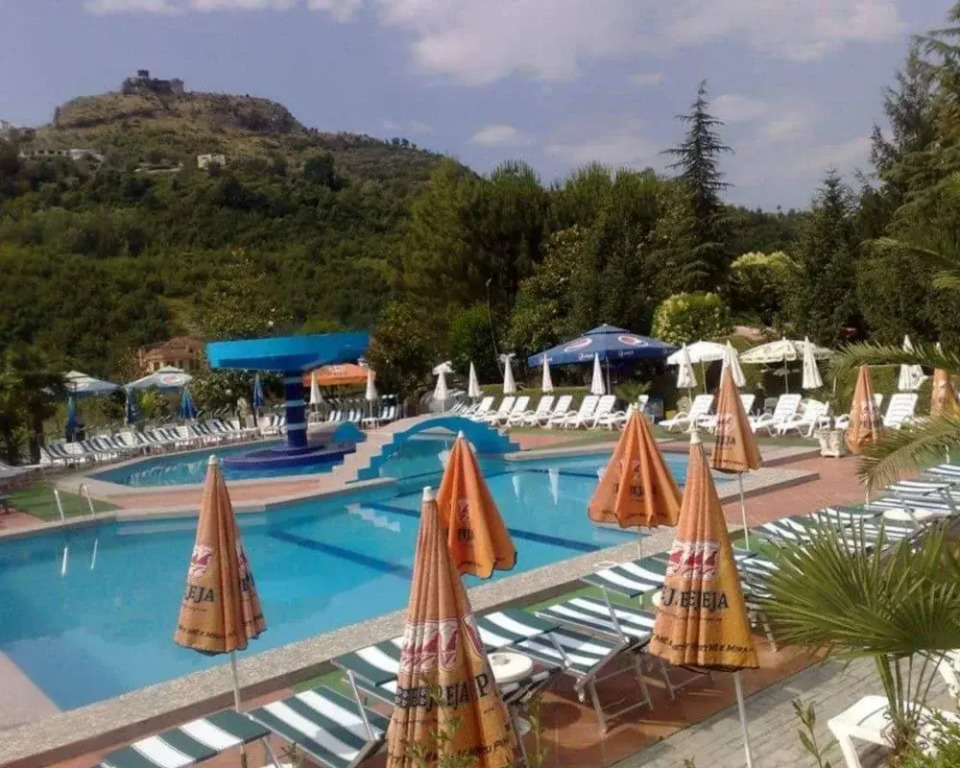 Riza Hotel