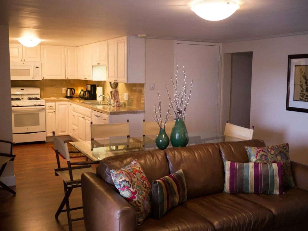 Arctic Fox Inn
