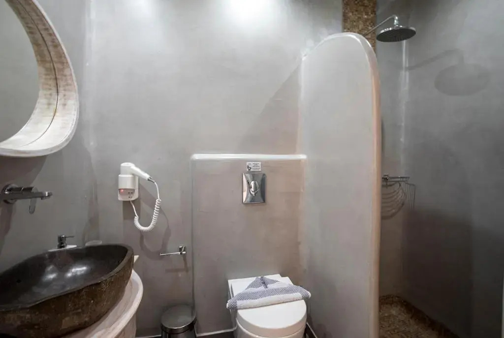 Erato Apartments