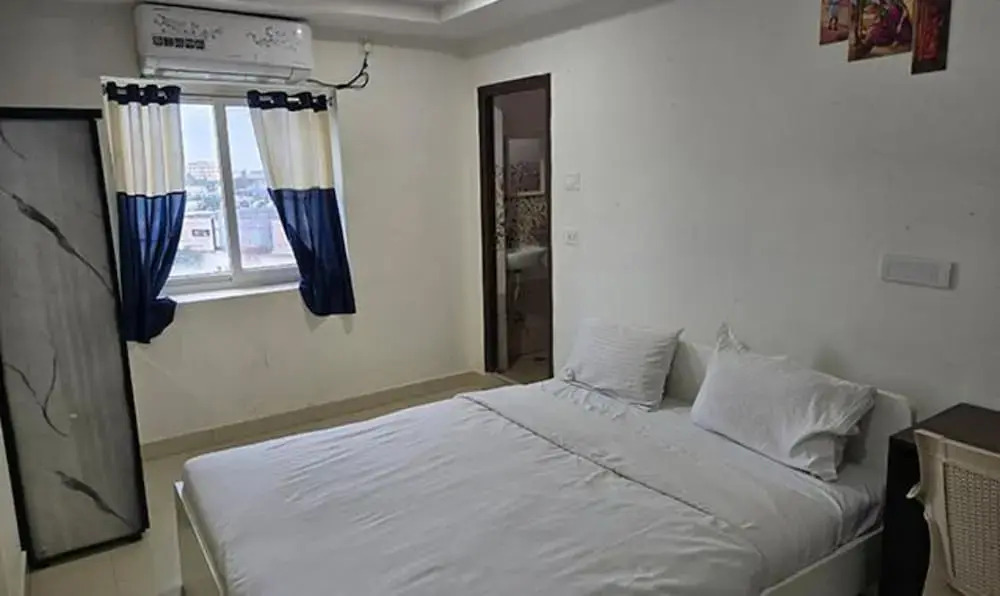 Fabhotel Moon Stay Inn