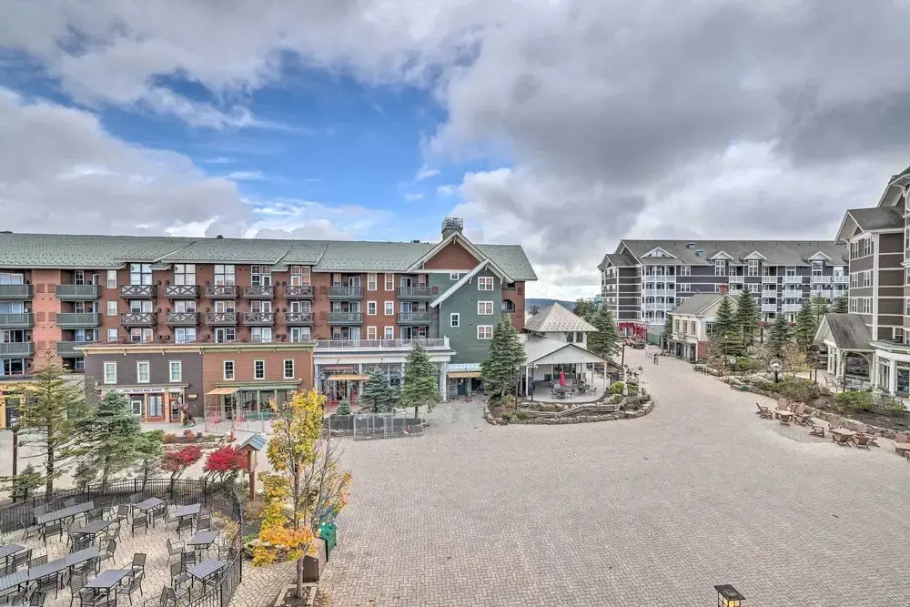 Ski-in/out Condo in Snowshoe Mountain Resort!