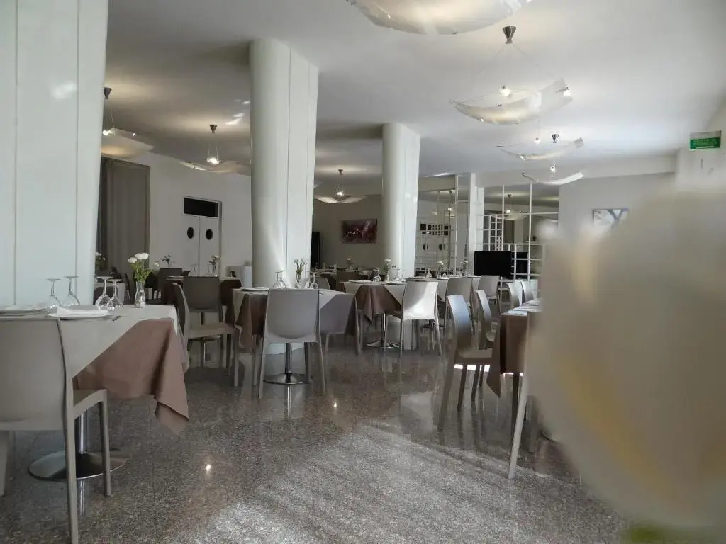 Hotel 90