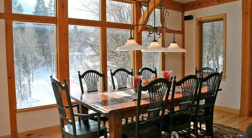 Elk Meadows by Stewart Mountain Lodging