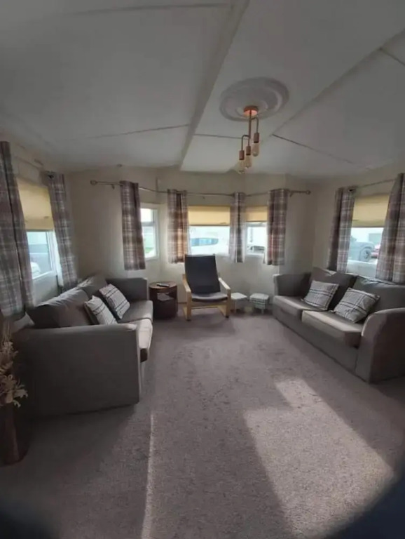 Captivating 2-bed Carvavan in Mablethorpe