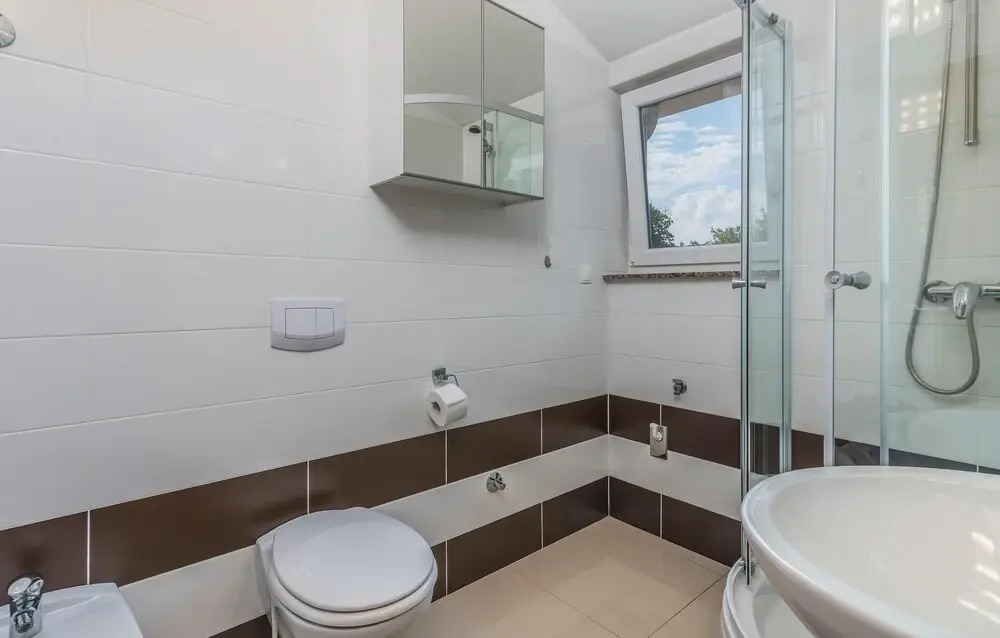 Amazing Home in Kornic With Outdoor Swimming Pool, Wifi and 6 Bedrooms