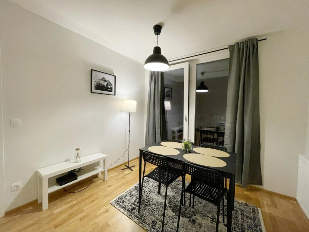 MUZETA11 - Modern Town Apartment with Balcony